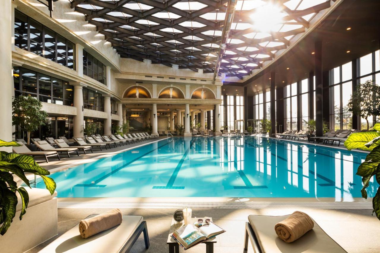Kings' Valley Medical & Spa Hotel Kazanlak Exterior photo The pool at the hotel