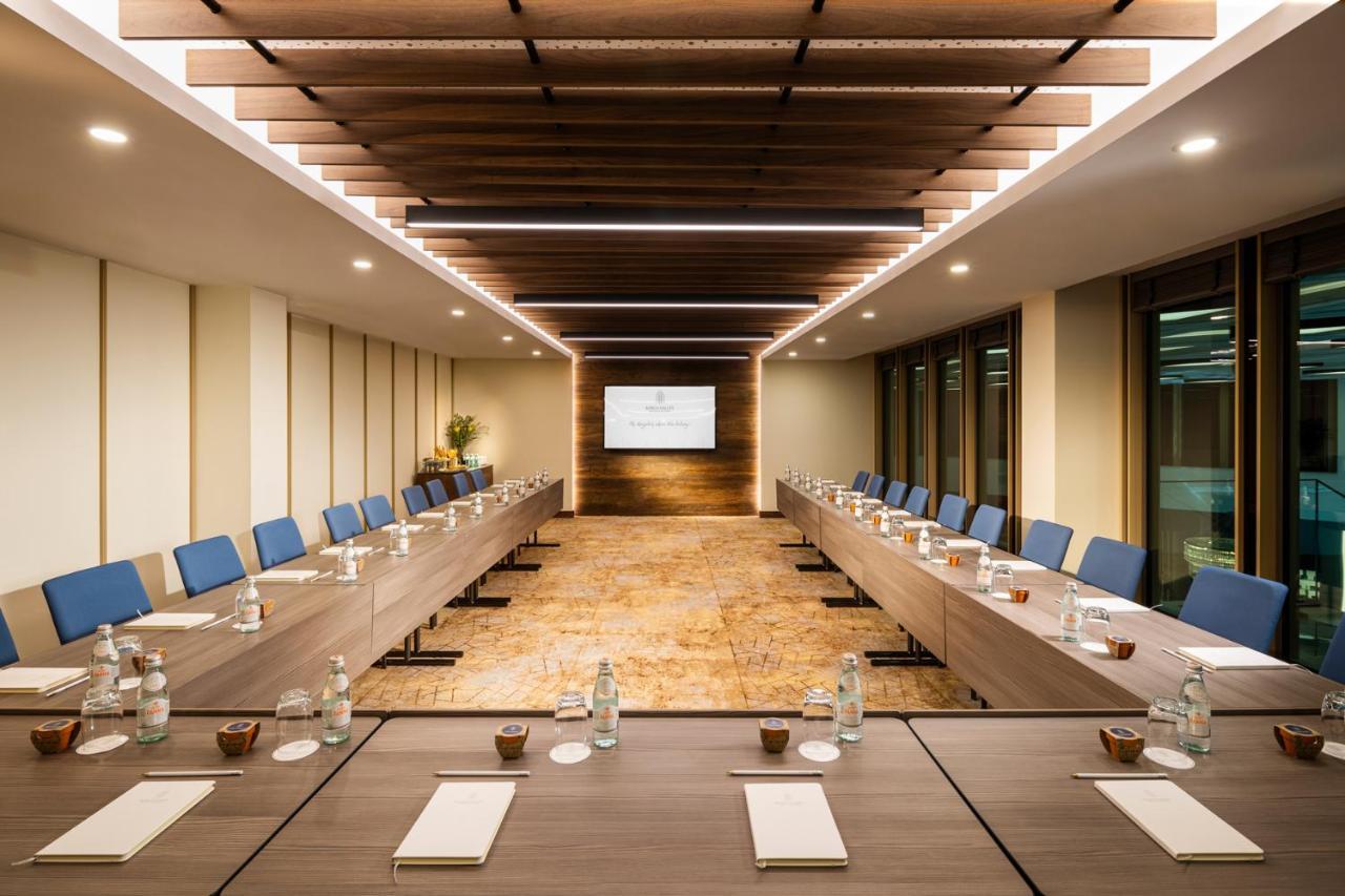 Kings' Valley Medical & Spa Hotel Kazanlak Exterior photo Meeting room at the hotel