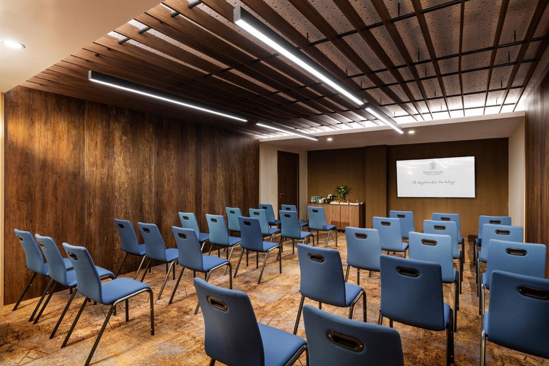 Kings' Valley Medical & Spa Hotel Kazanlak Exterior photo Meeting room at the hotel
